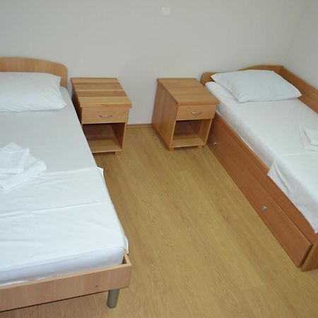 Apartments Domane Nenad 네움 외부 사진