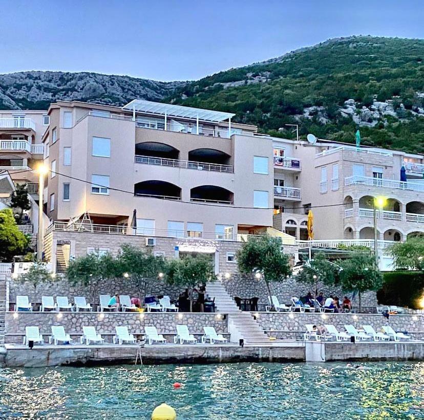 Apartments Domane Nenad 네움 외부 사진