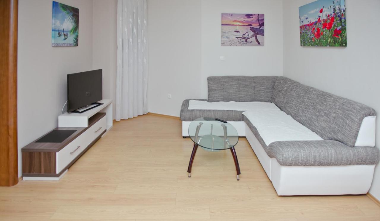 Apartments Domane Nenad 네움 외부 사진