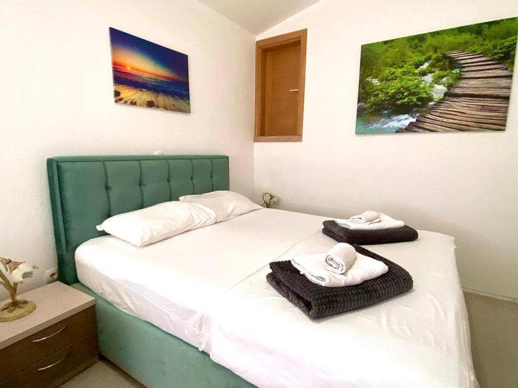 Apartments Domane Nenad 네움 외부 사진