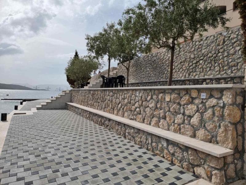 Apartments Domane Nenad 네움 외부 사진