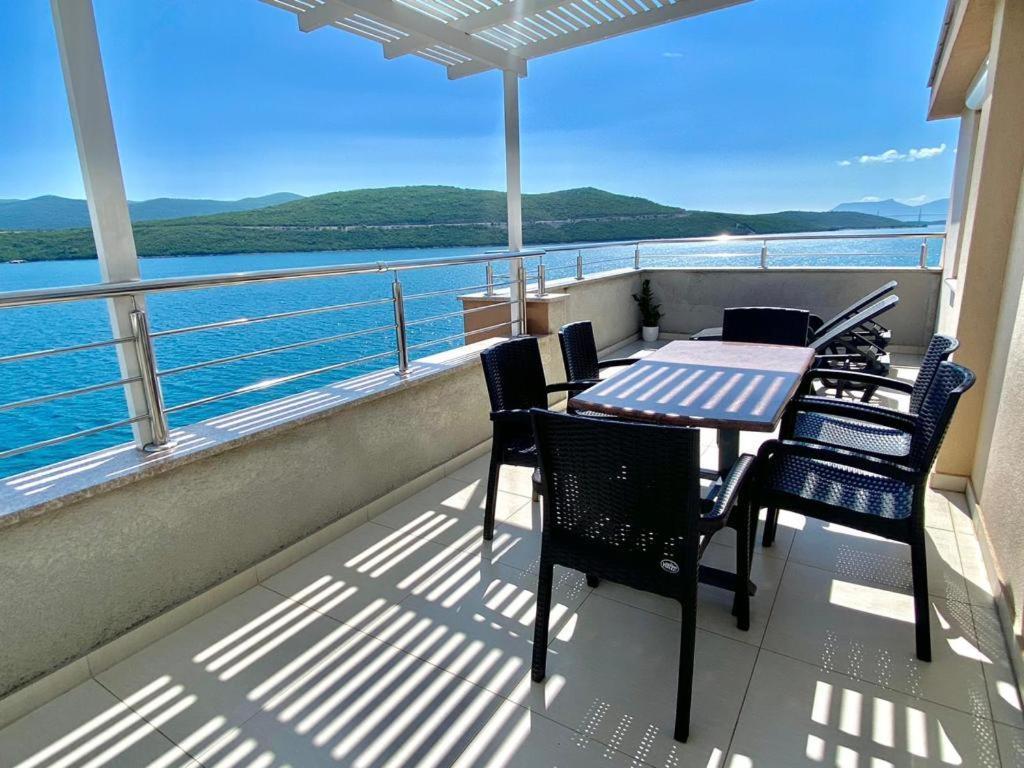 Apartments Domane Nenad 네움 외부 사진