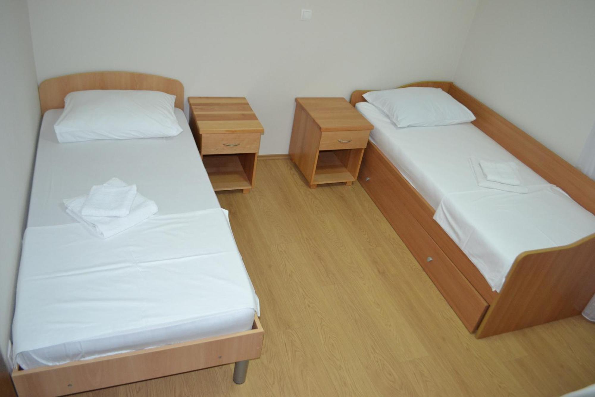 Apartments Domane Nenad 네움 외부 사진